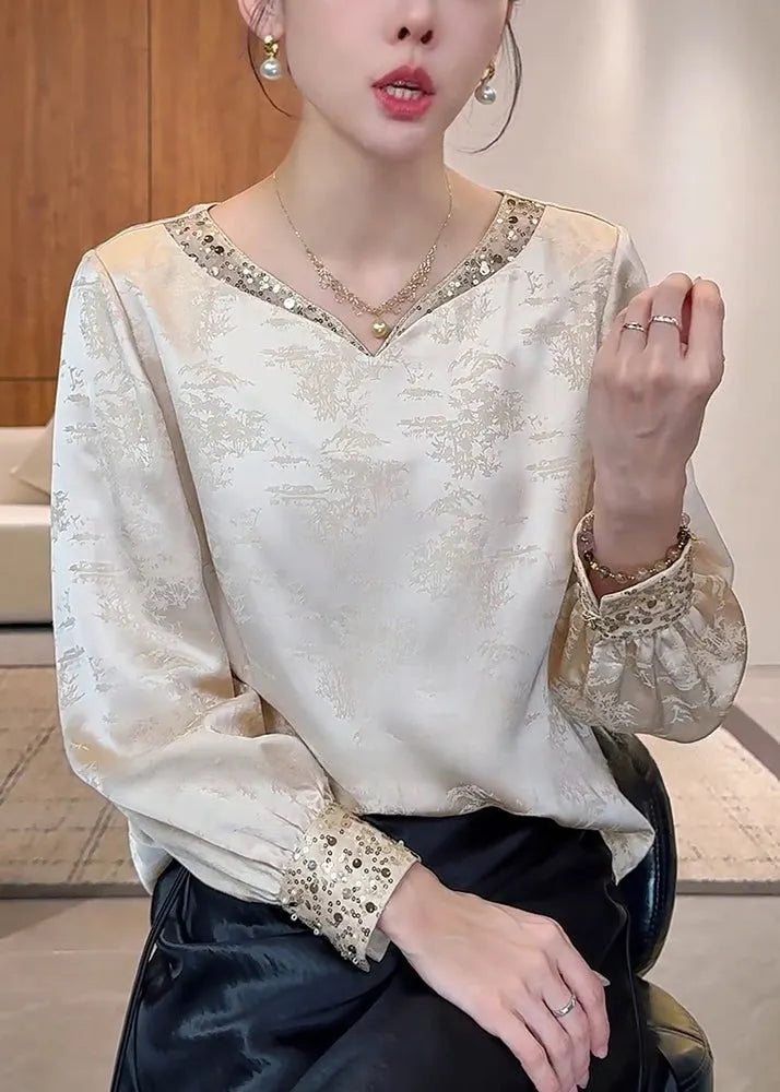 Well Tailored Top with a Graceful Silhouette