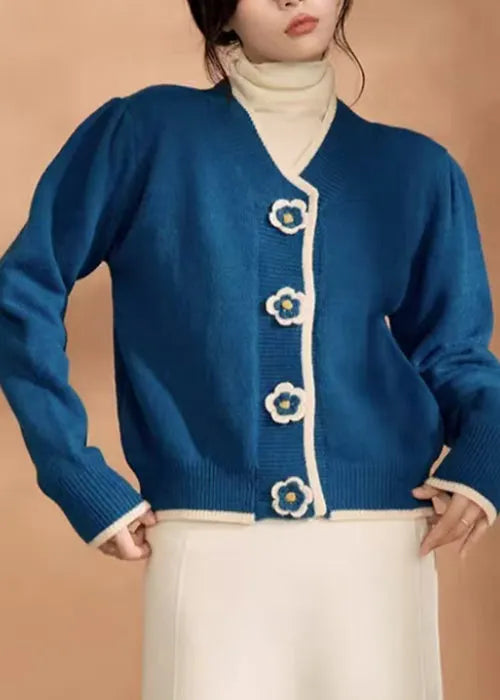 Classic Vintage Sweater with a Flattering Fit