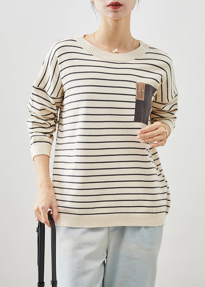 Effortlessly Elegant Sweater with a Timeless Design