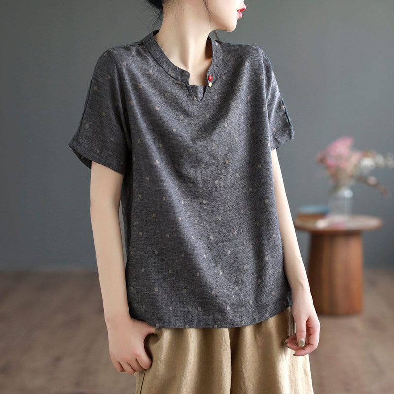 Effortlessly Elegant T-Shirt with a Timeless Design