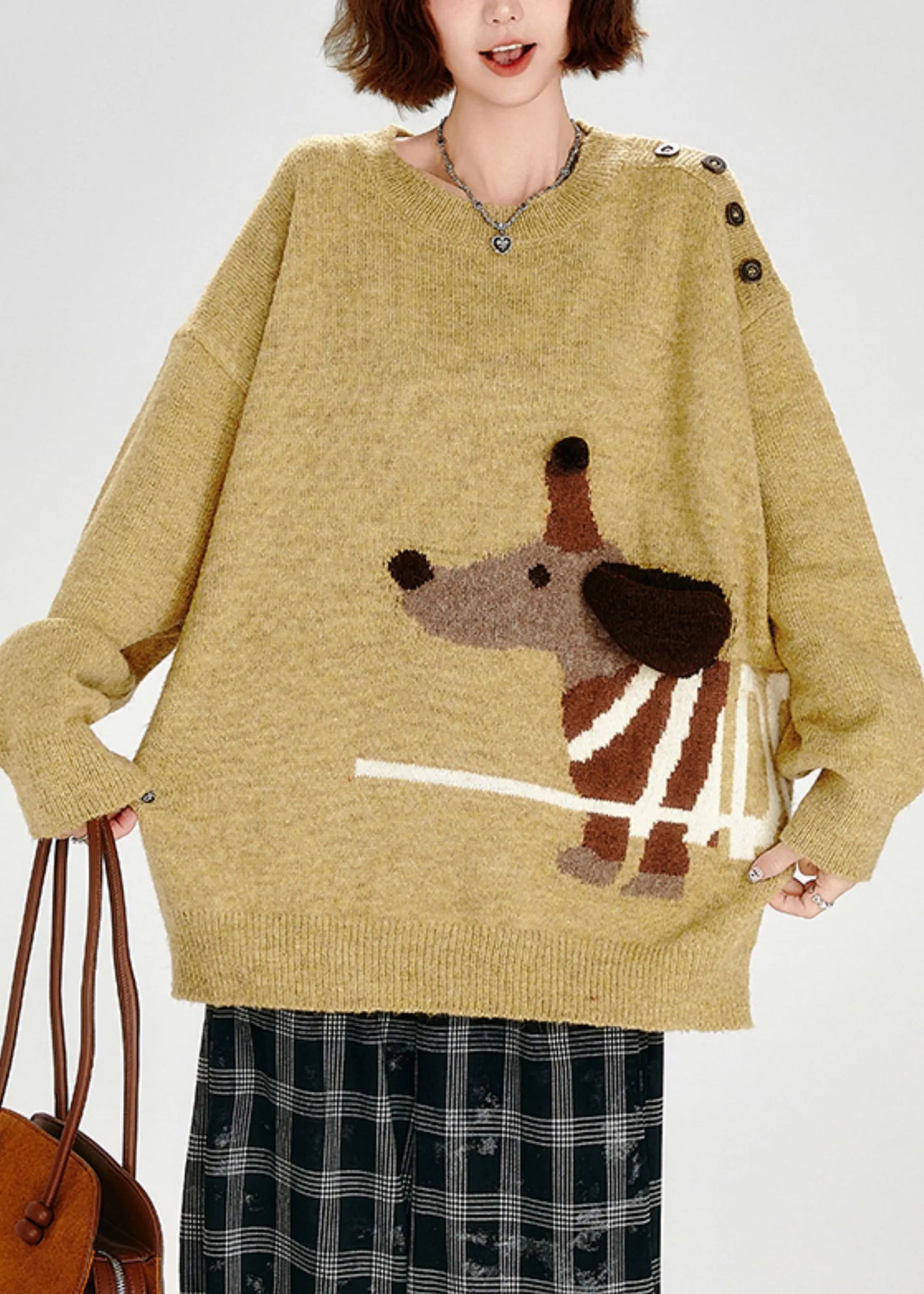 Well Tailored Sweater with a Graceful Silhouette