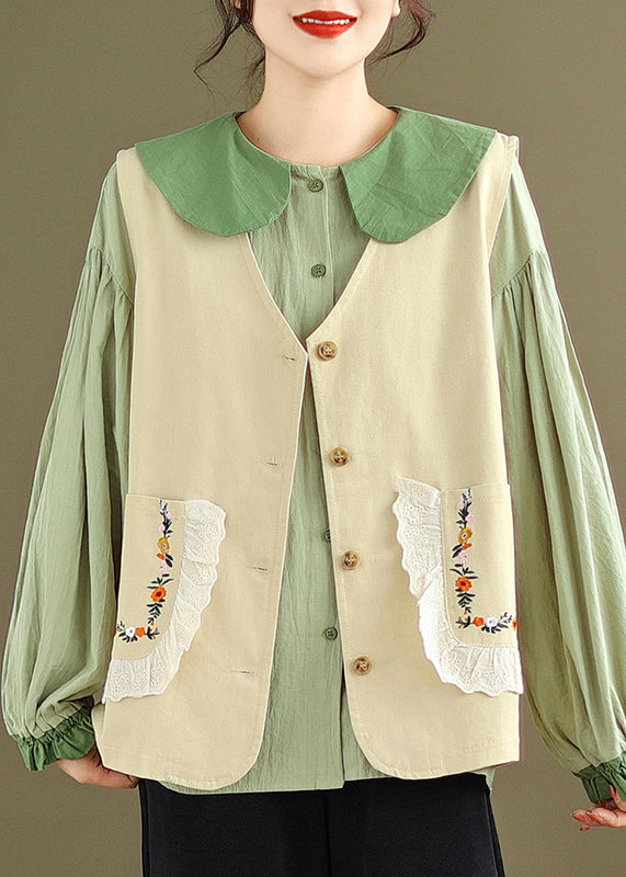 Sophisticated Blouse with a Clean Classic Look