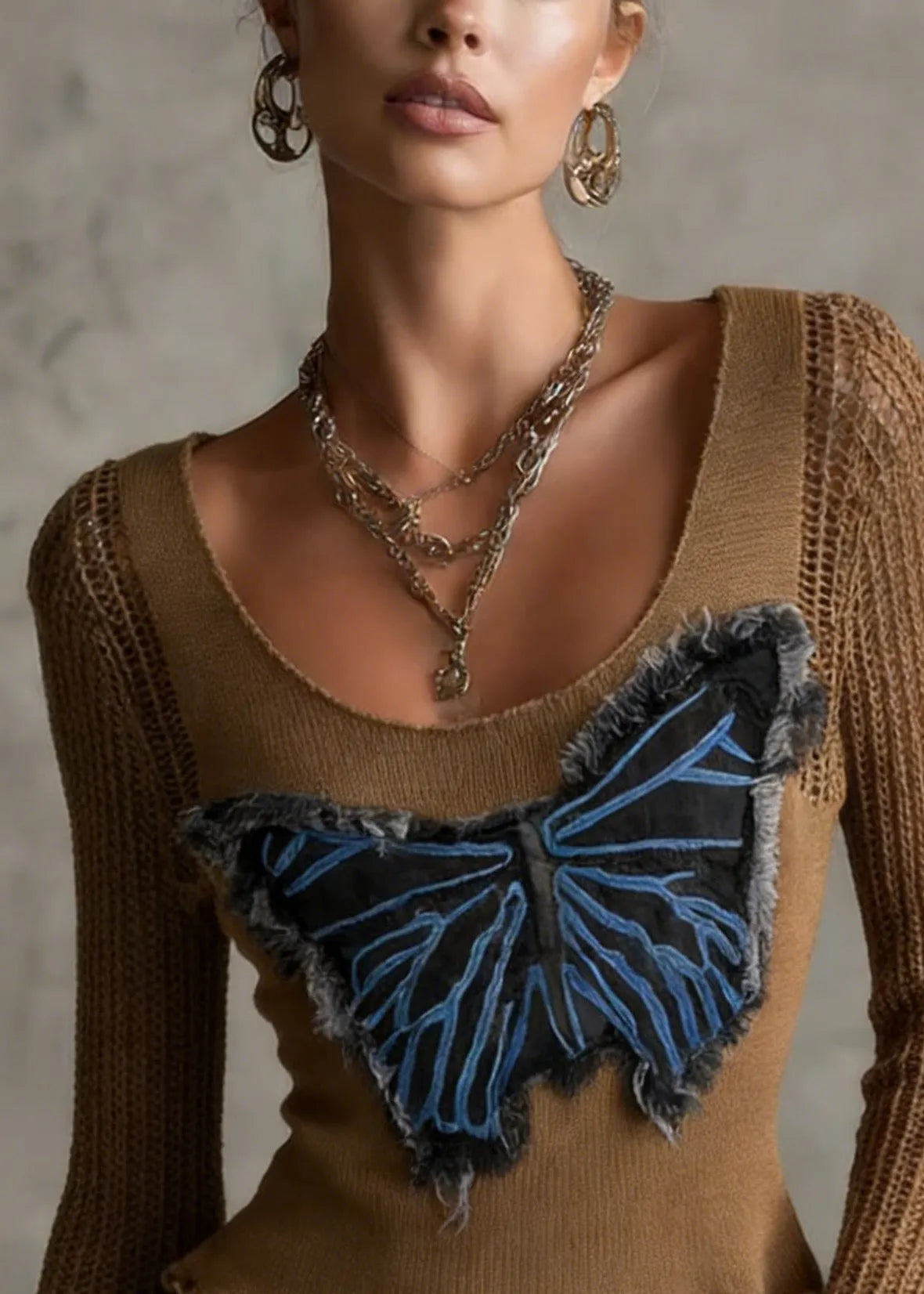 Well Tailored Top with a Graceful Silhouette