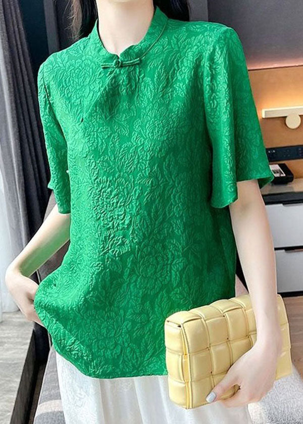 Sophisticated Blouse with a Clean Classic Look