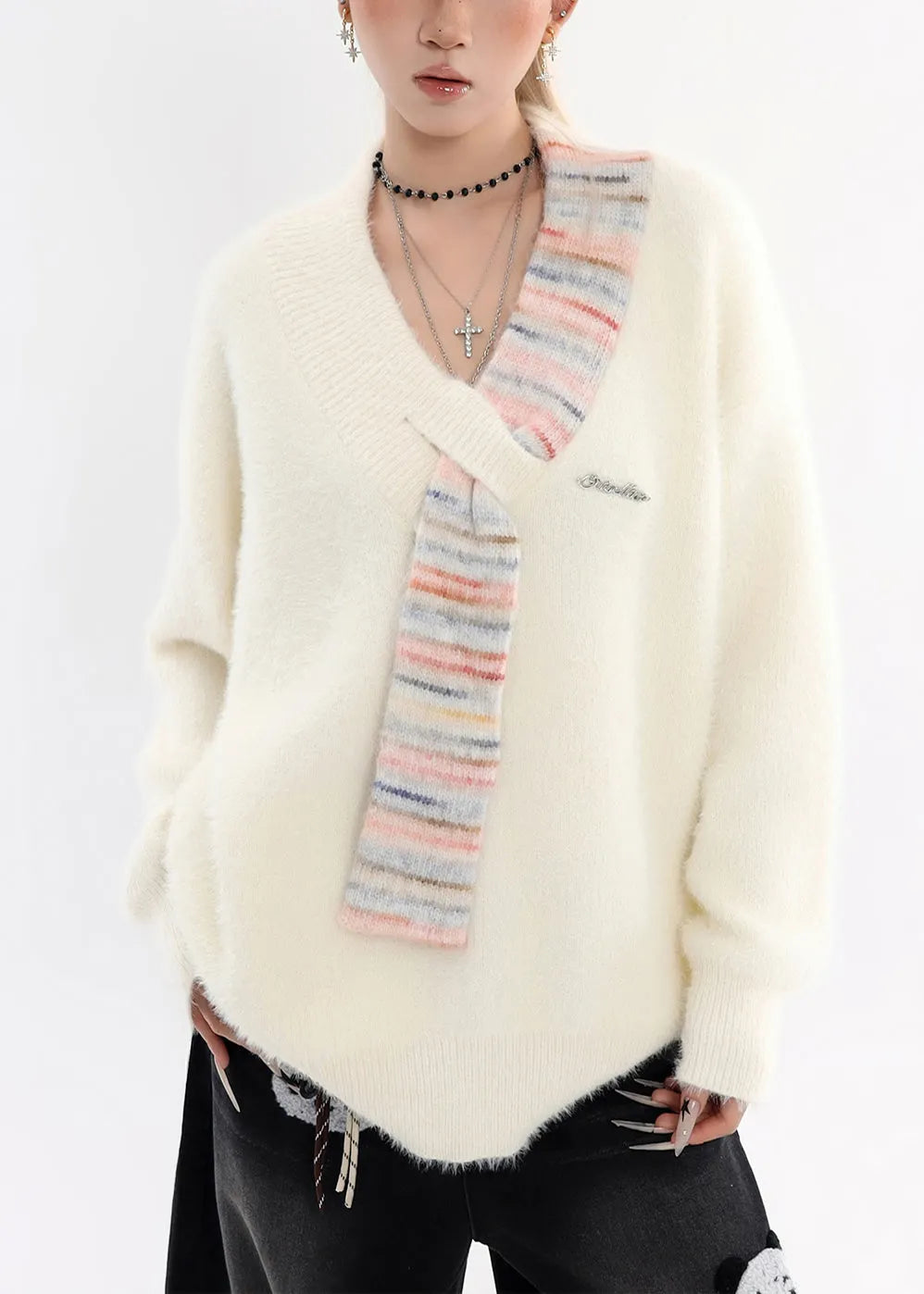 Effortlessly Elegant Sweater with a Timeless Design
