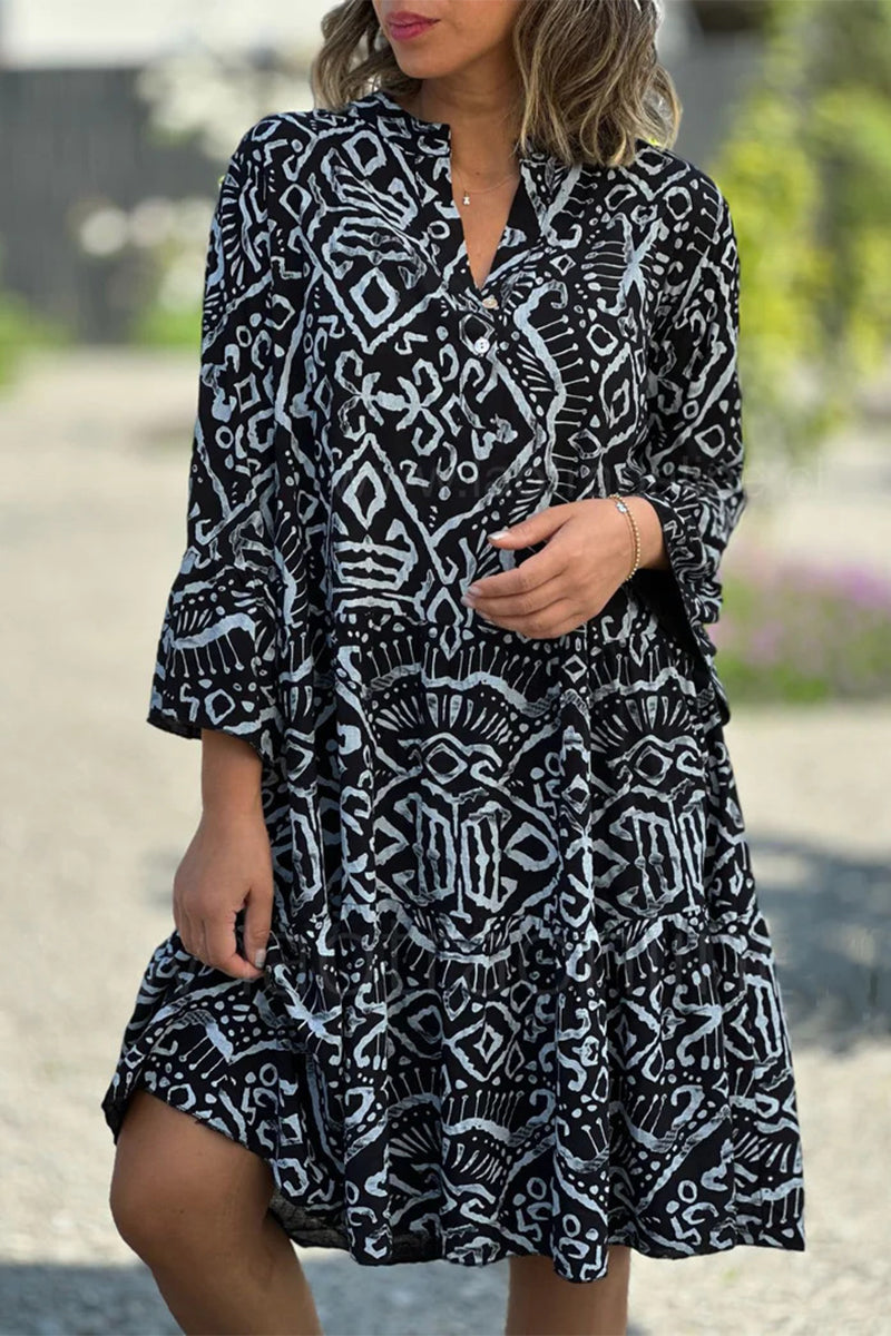 Beautifully Finished Dress in a Timeless Design