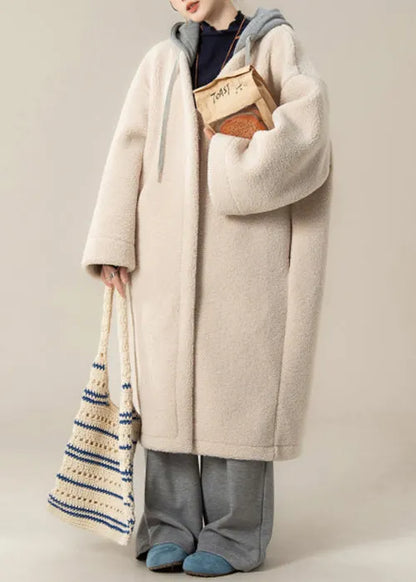 Well Tailored Coat with a Graceful Silhouette