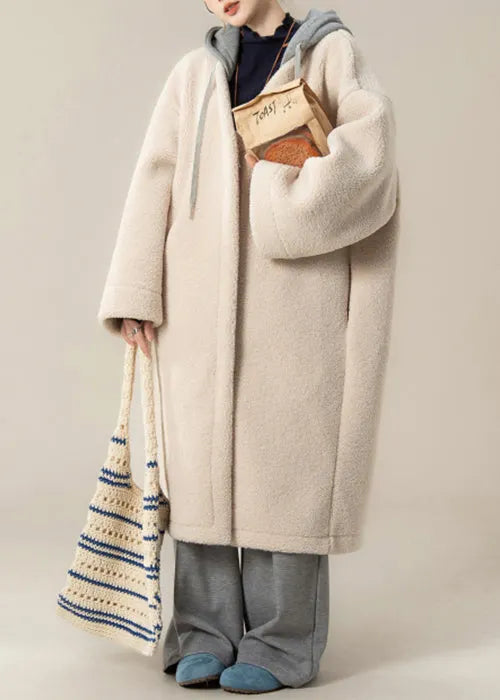 Well Tailored Coat with a Graceful Silhouette