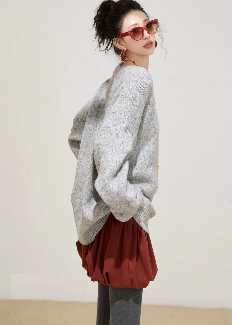 Well Tailored Sweater with a Graceful Silhouette