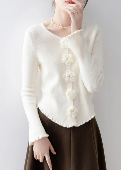 Effortlessly Elegant Sweater with a Timeless Design