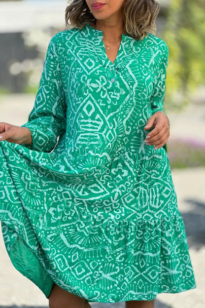 Beautifully Finished Dress in a Timeless Design