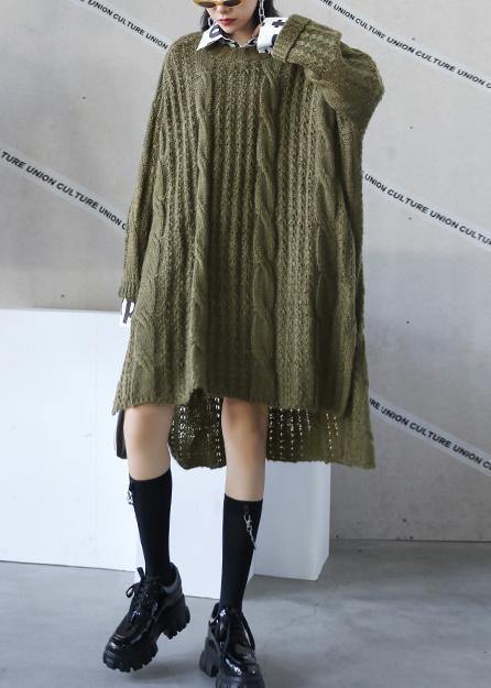 Well Tailored Sweater with a Graceful Silhouette