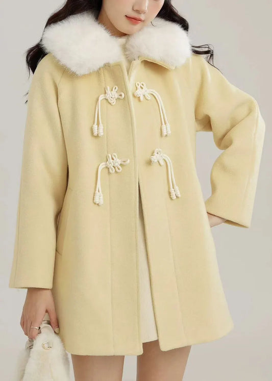 Well Tailored Coat with a Graceful Silhouette
