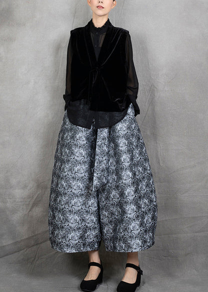 Effortlessly Elegant Pants with a Timeless Design