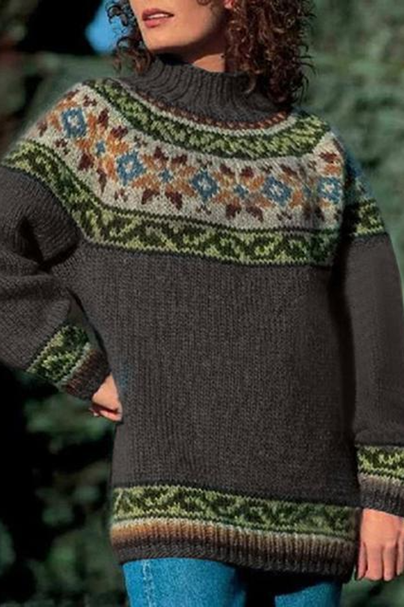 Effortlessly Elegant Sweater with a Timeless Design