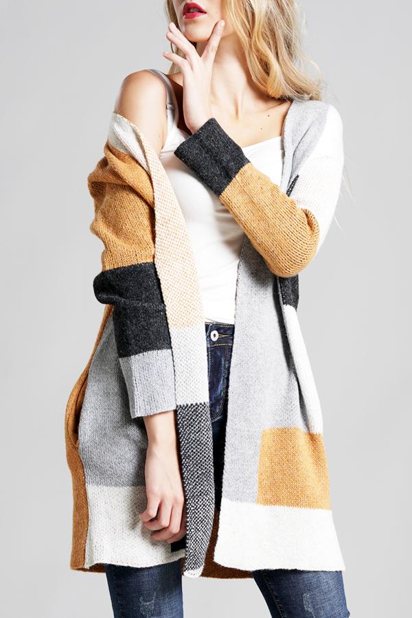 Effortlessly Elegant Cardigan with a Timeless Design