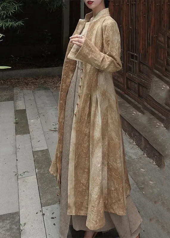 Well Tailored Coat with a Graceful Silhouette
