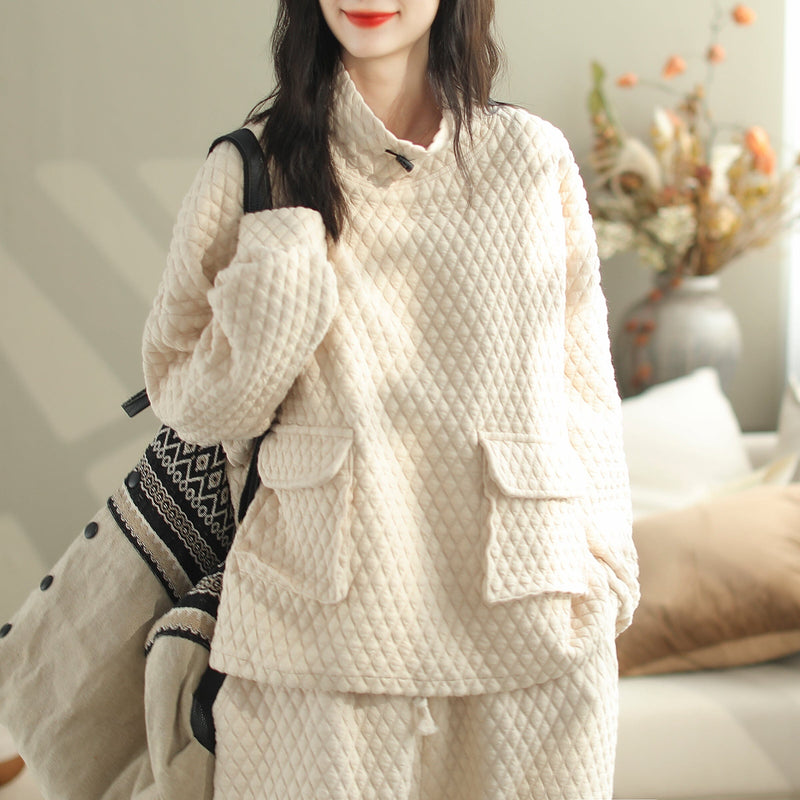 Well Tailored Coat with a Graceful Silhouette