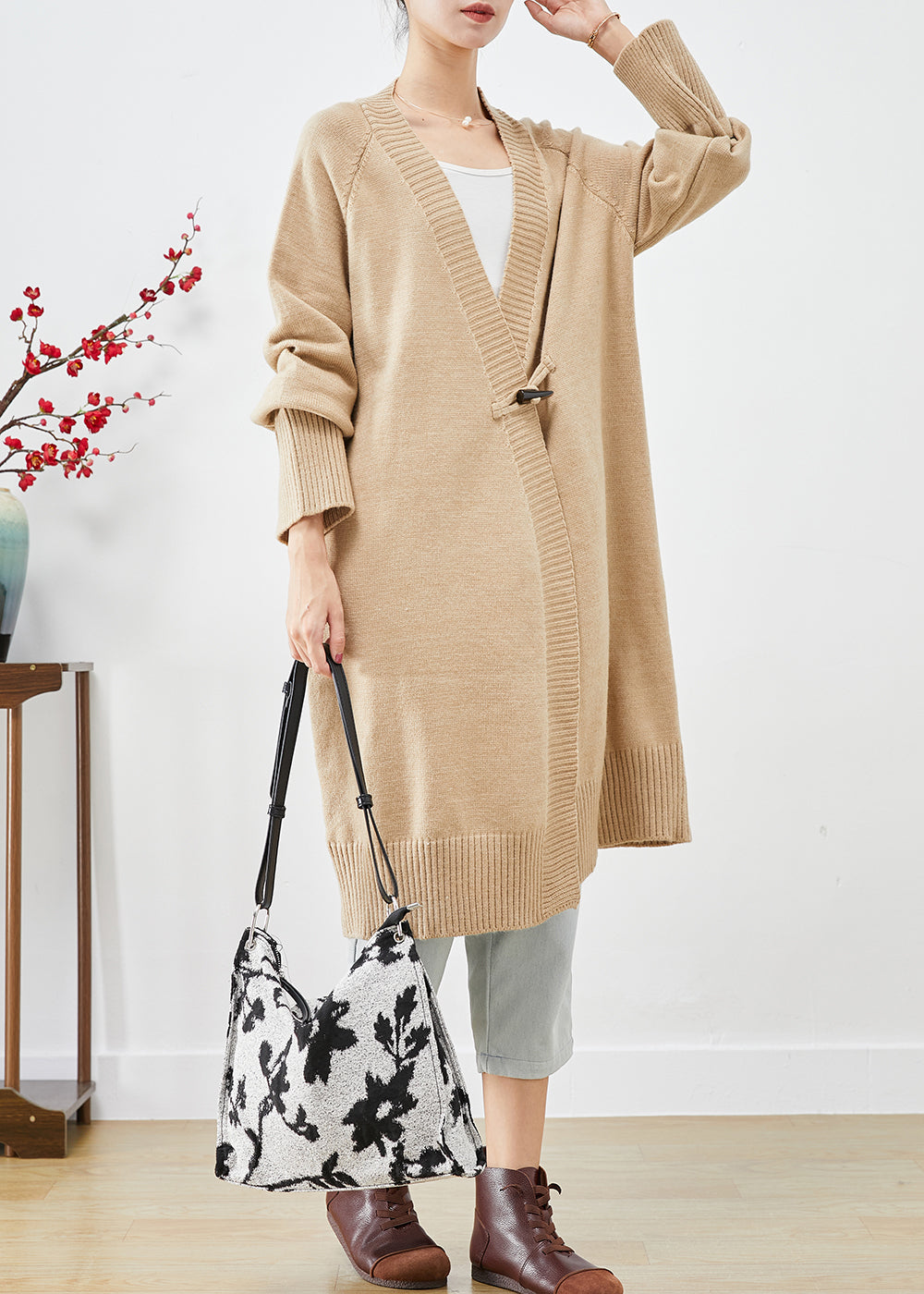 Well Tailored Coat with a Graceful Silhouette