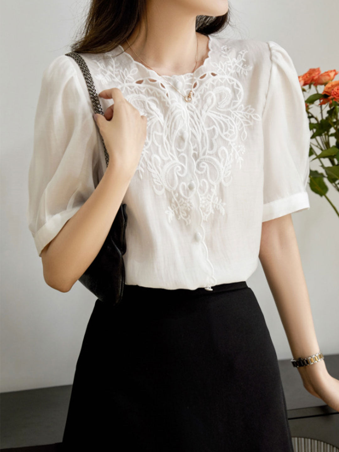 Well Tailored Shirt with a Graceful Silhouette