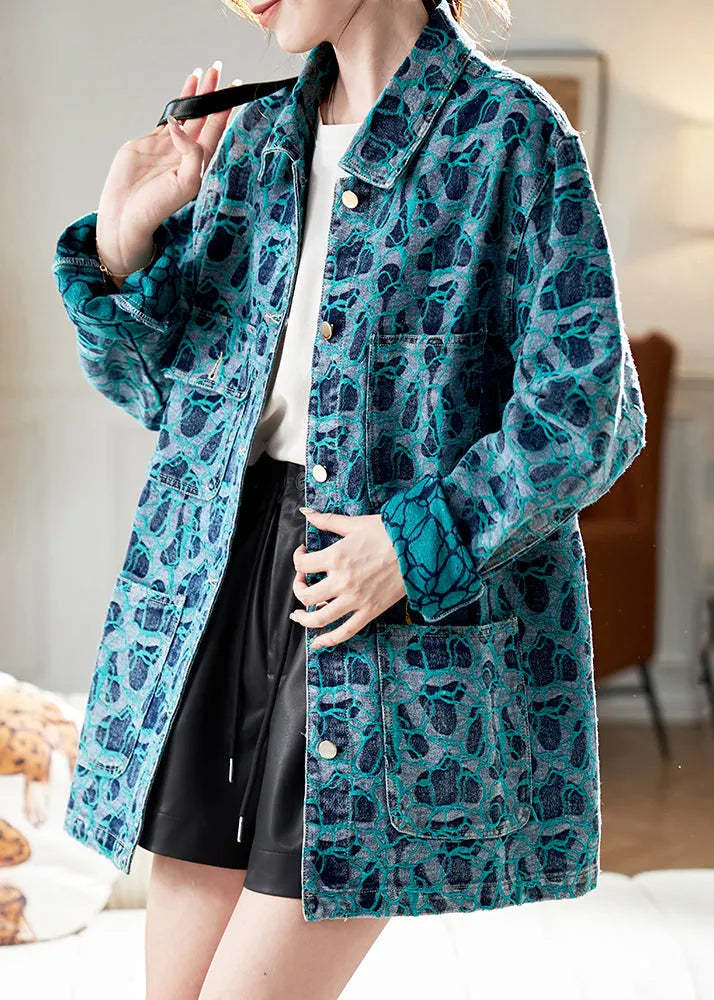 Classic Vintage Shirt with a Flattering Fit