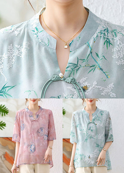 Sophisticated Blouse with a Clean Classic Look