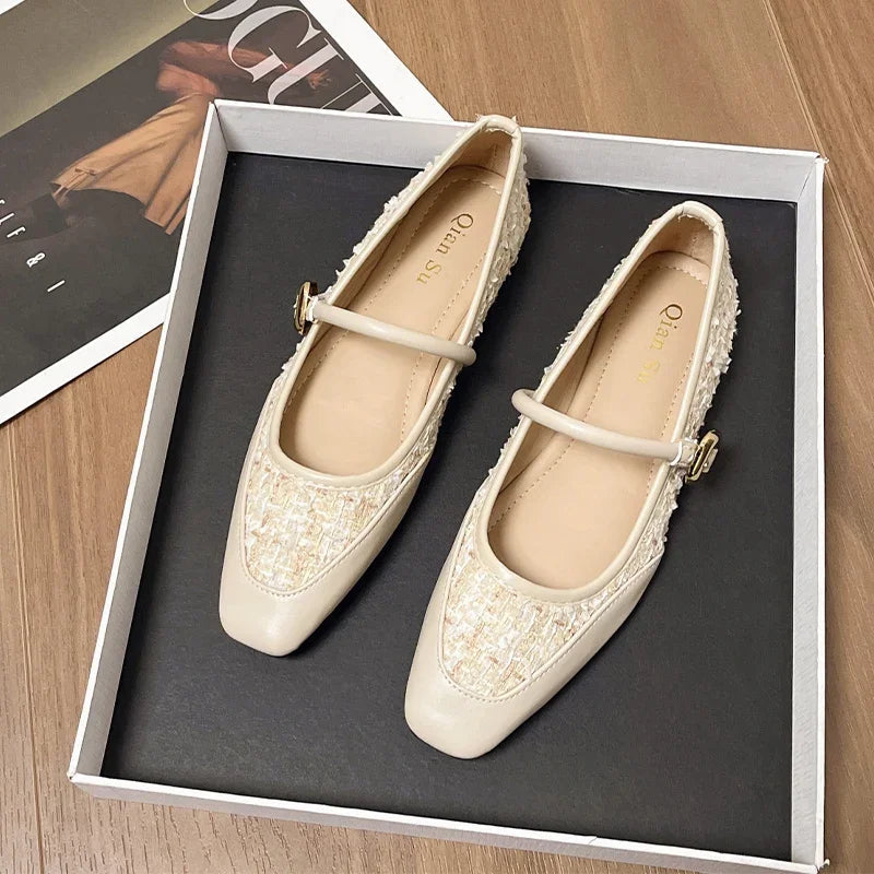 Chic Orthopedic Flats with Unique Design