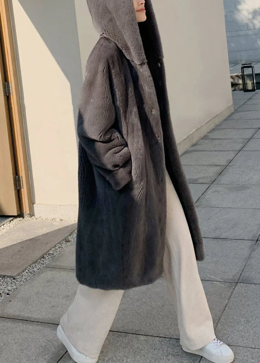 Effortlessly Elegant Coat with a Timeless Design