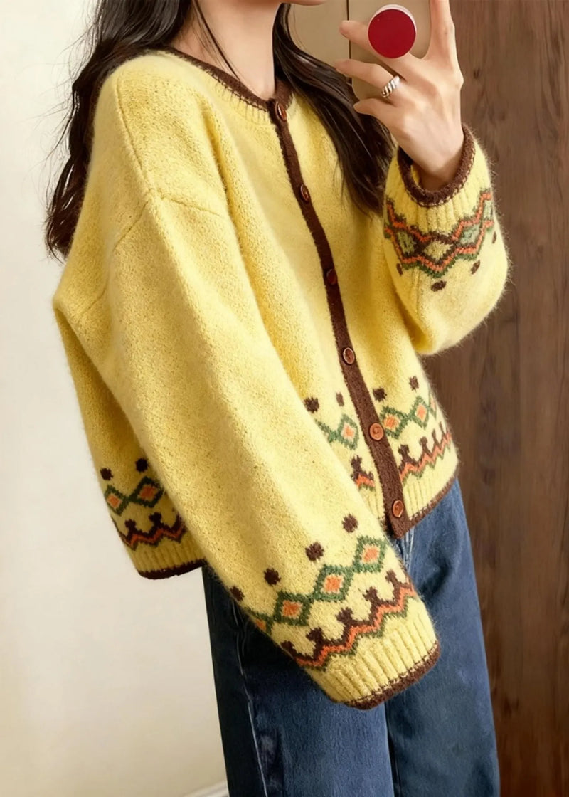 Classic Vintage Cardigan with a Flattering Fit