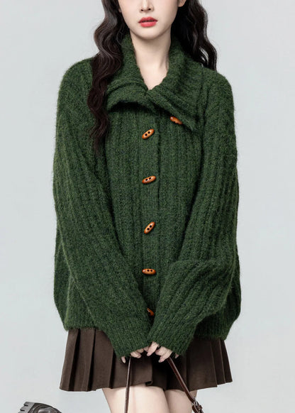 Effortlessly Elegant Coat with a Timeless Design