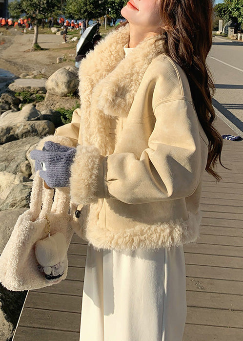 Gracefully Styled Coat for Any Occasion