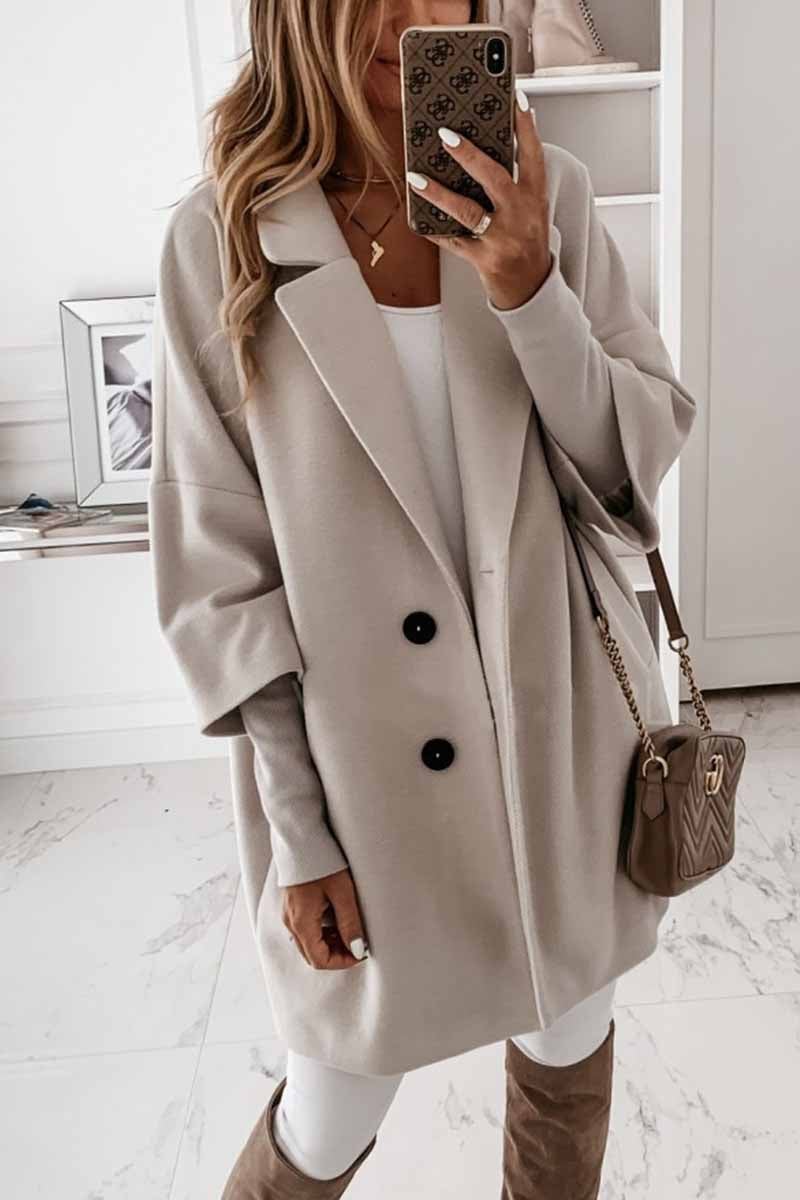 Well Tailored Coat with a Graceful Silhouette
