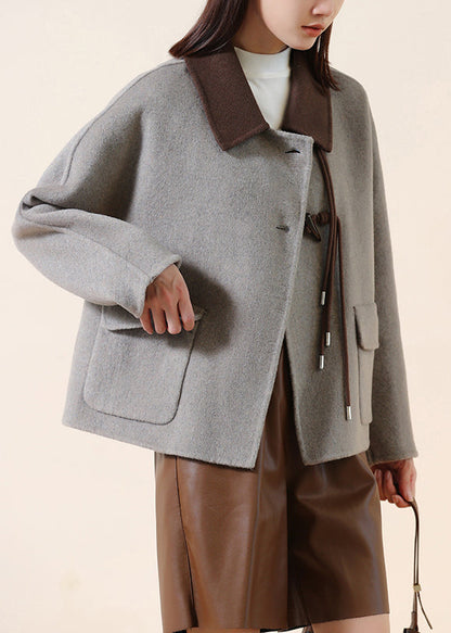 Effortlessly Elegant Coat with a Timeless Design
