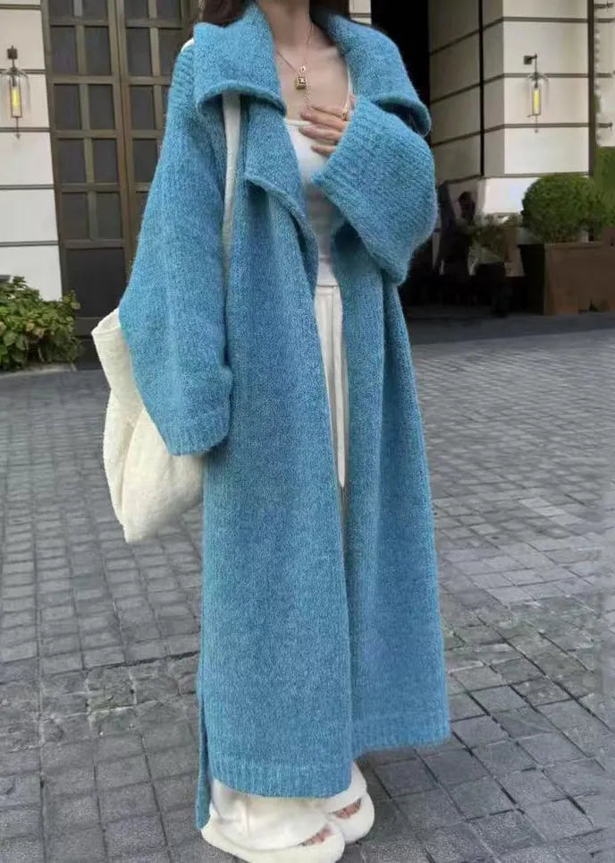 Well Tailored Coat with a Graceful Silhouette