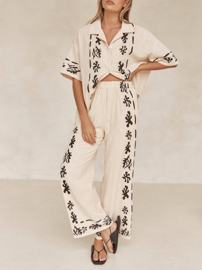 Effortlessly Elegant Pants with a Timeless Design