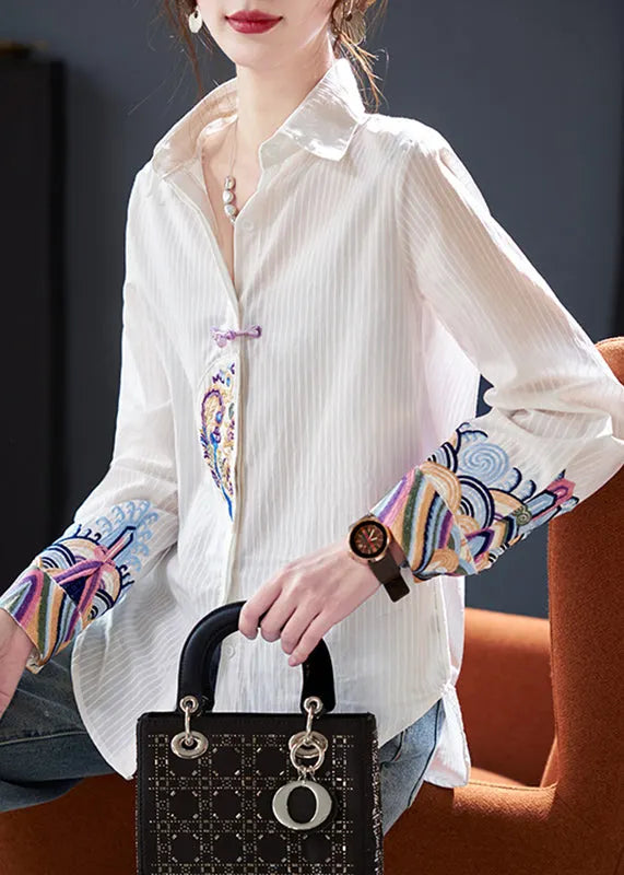 Effortlessly Elegant Blouse with a Timeless Design