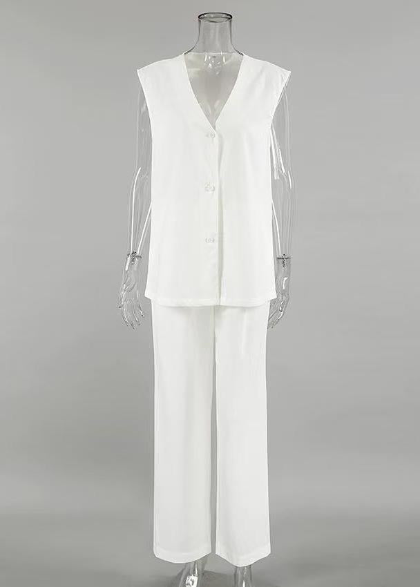 Well Tailored Pants with a Graceful Silhouette