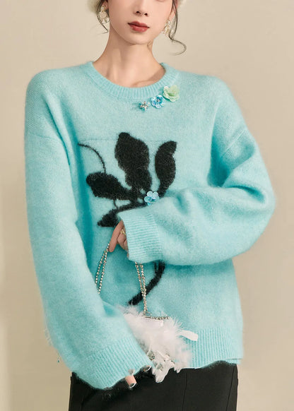 Effortlessly Elegant Sweater with a Timeless Design