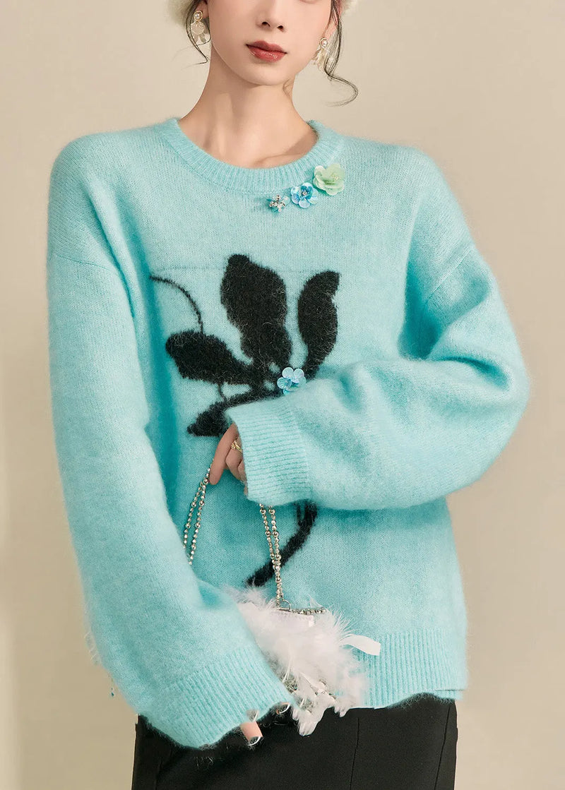 Effortlessly Elegant Sweater with a Timeless Design