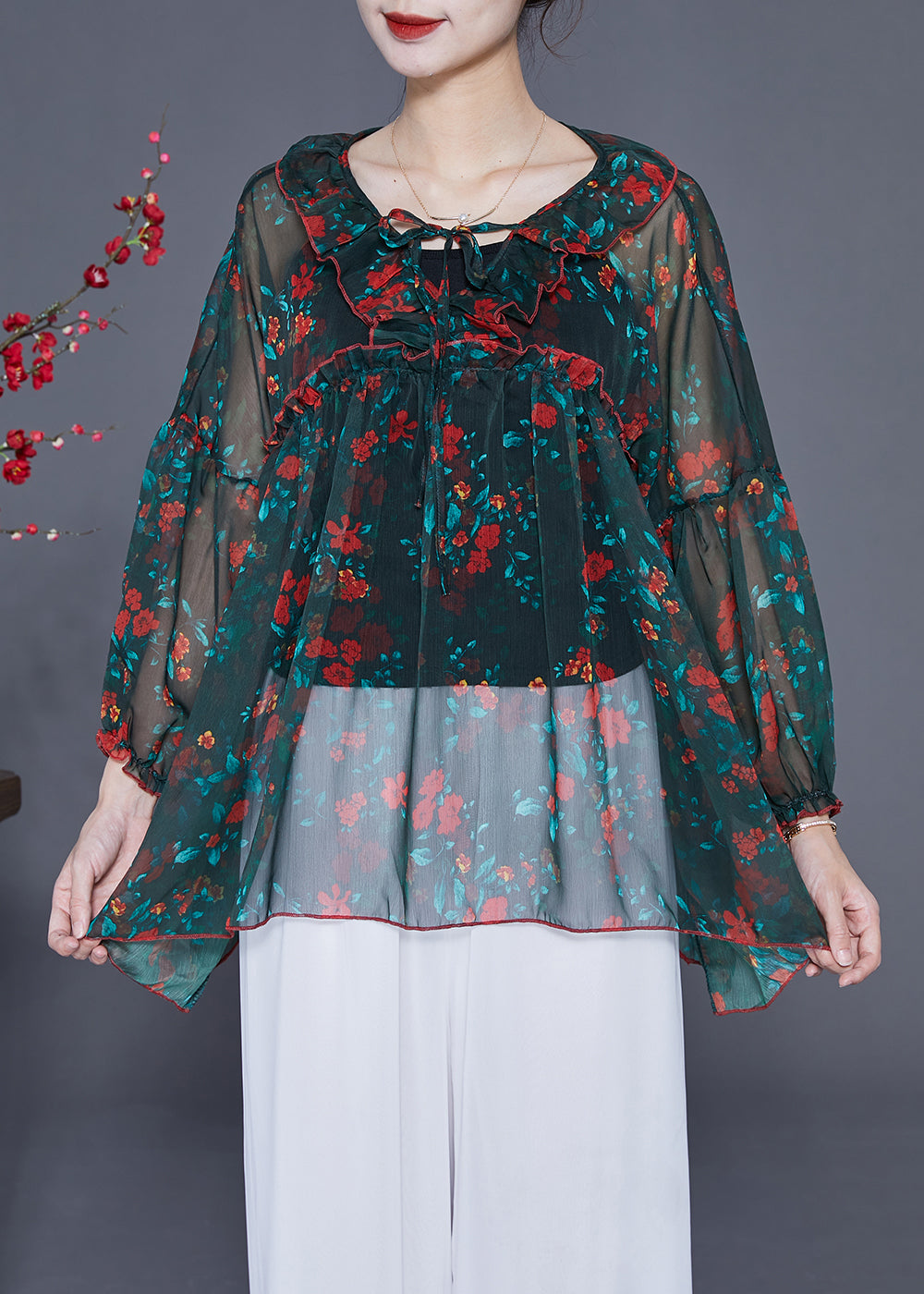 Effortlessly Elegant Top with a Timeless Design