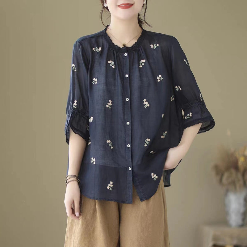 Beautifully Crafted Blouse in a Classic Style