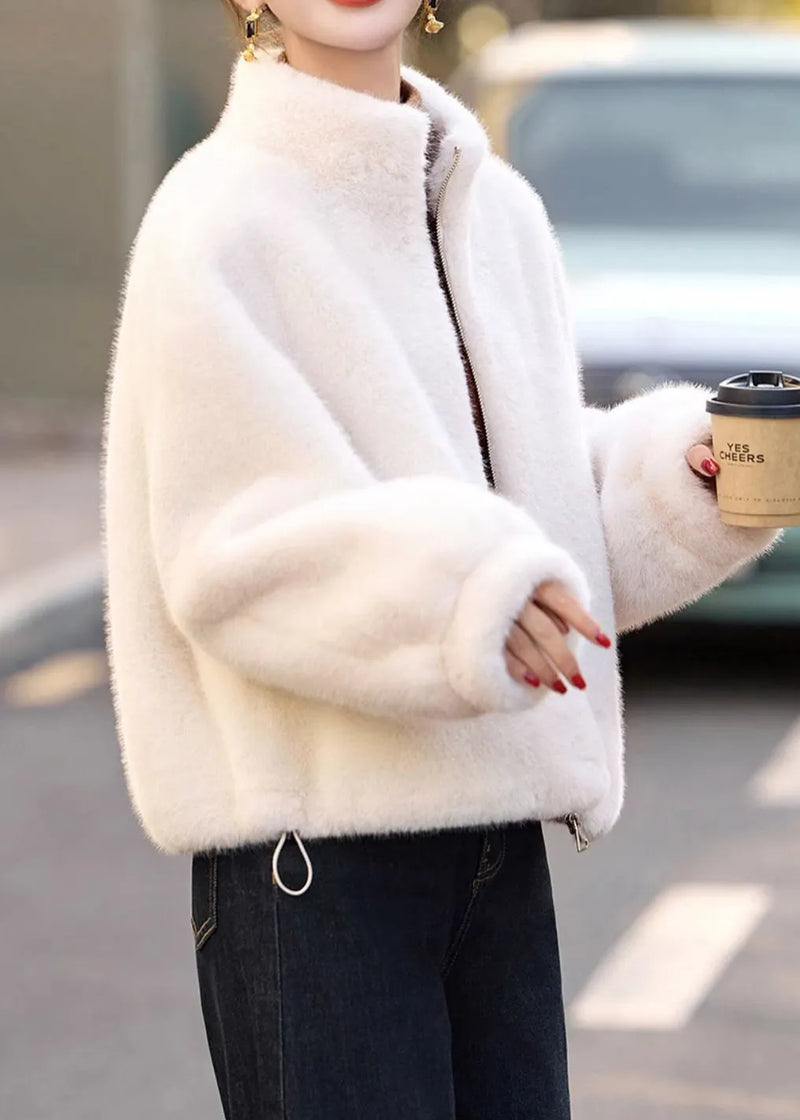 Elegantly Styled Coat for Everyday Wear