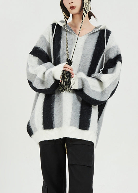 Well Tailored Sweater with a Graceful Silhouette
