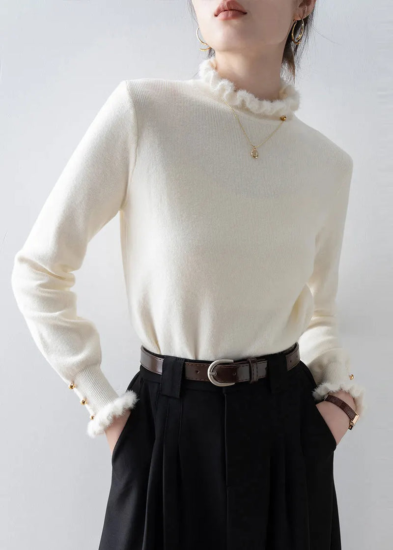 Effortlessly Elegant Sweater with a Timeless Design