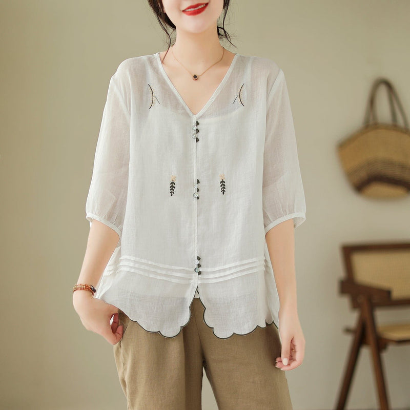 Effortlessly Elegant T-Shirt with a Timeless Design