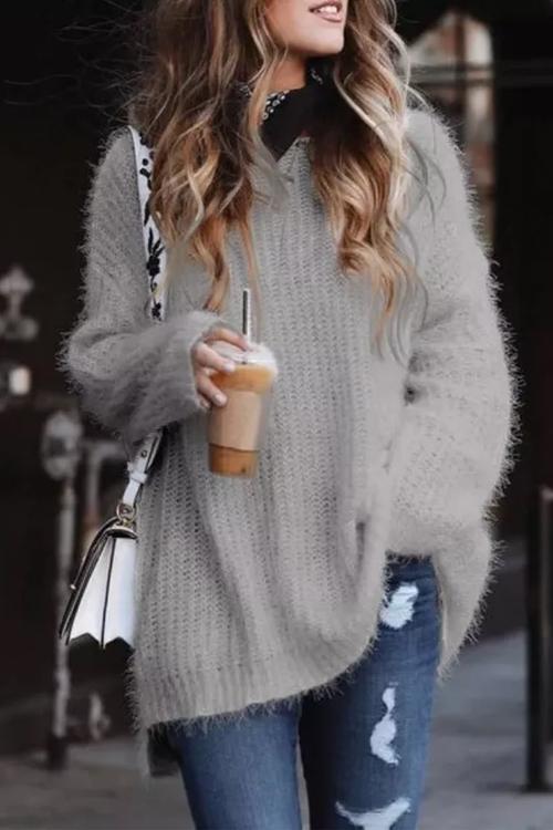 Well Tailored Sweater with a Graceful Silhouette
