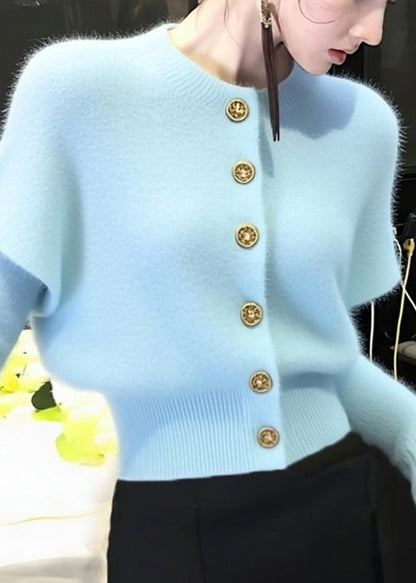 Effortlessly Elegant Sweater with a Timeless Design