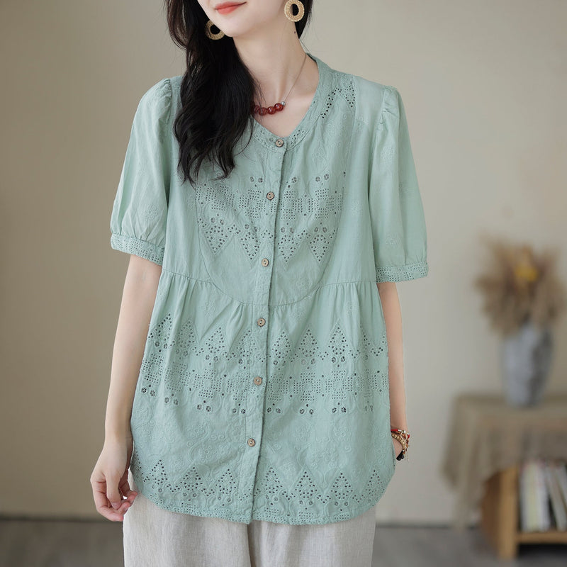 Effortlessly Elegant T-Shirt with a Timeless Design