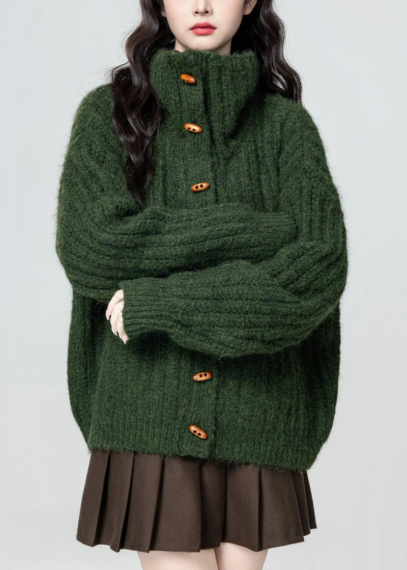 Effortlessly Elegant Coat with a Timeless Design