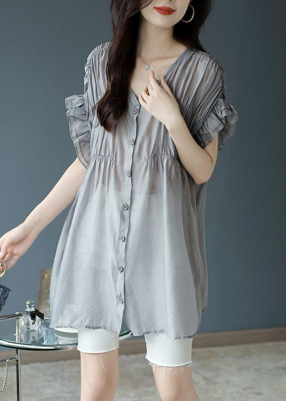 Classic Vintage Blouse with a Flattering Fit